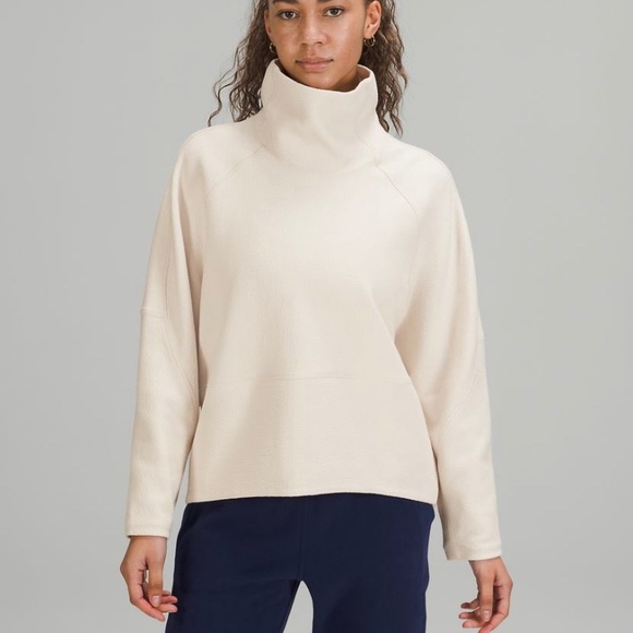 Lululemon - Picture 1 of 2